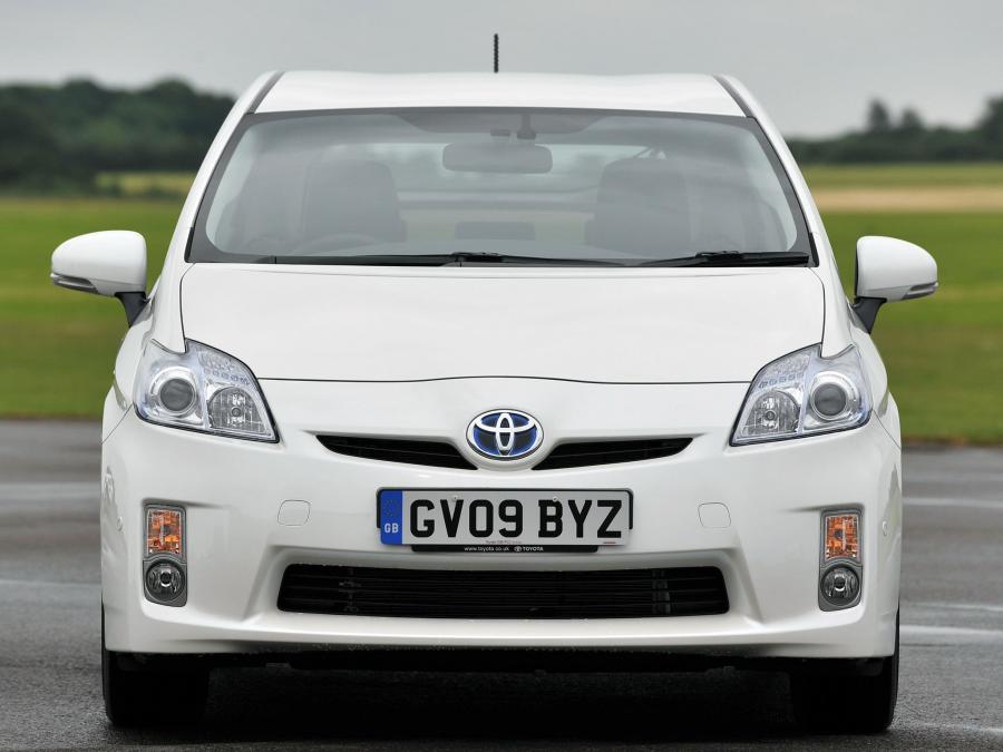  Toyota Prius 2009 года  (UK) (фото 9 из 15)